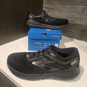 Brooks Black Athletic Sneakers